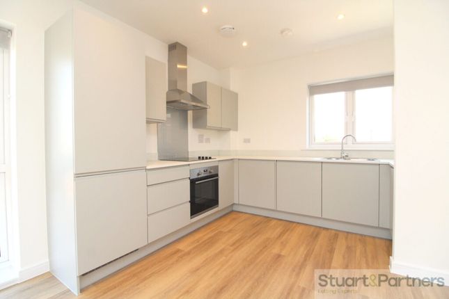 Flat 8 60, Holmbush Avenue, Burgess Hill photo 4