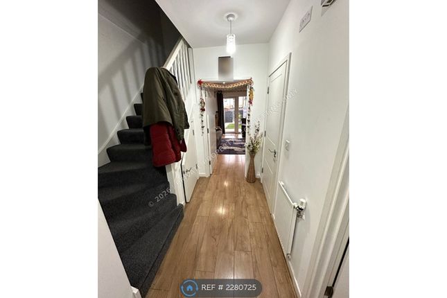 Ellis Avenue, Dagenham photo 5