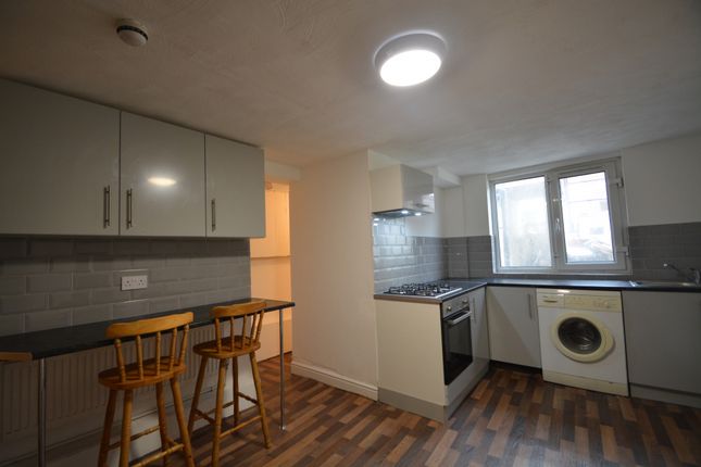 Terraced house to rent in Richmond Avenue, Leeds