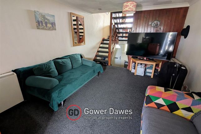 2, Camden Close, Chadwell St.Mary photo 3