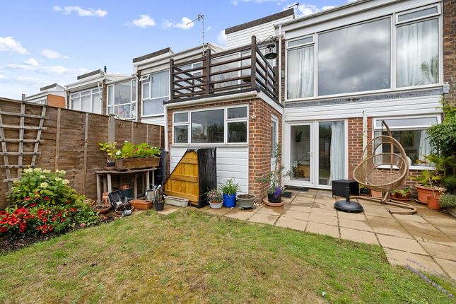 3, Silverdale Close, Pagham, Bognor Regis, West Sussex photo 2