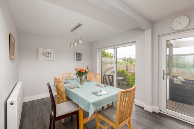 2, Overland Close, Swansea photo 4