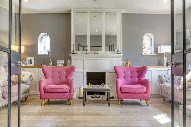25, Henley Drive, Surrey photo 4