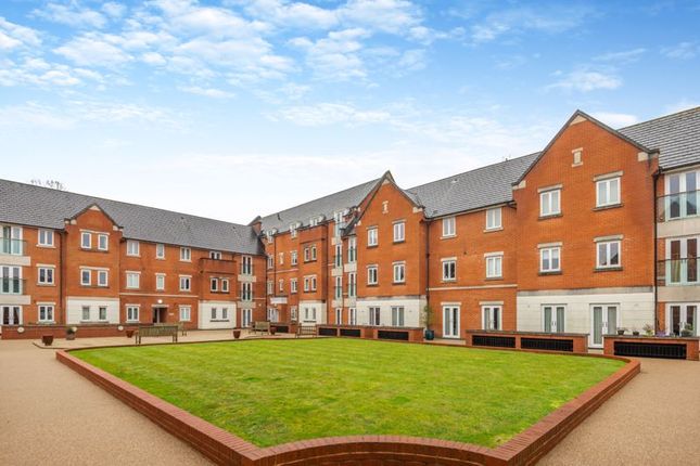 Flat for sale in The Comptons, Comptons Lane, Horsham