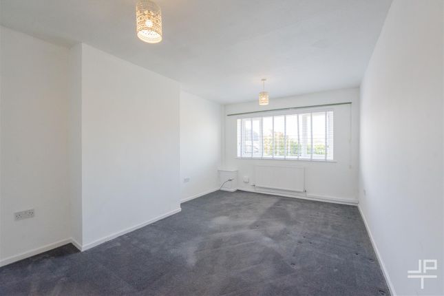 5, Tewkesbury Road, Warrington photo 2