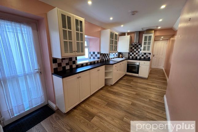 25, Regent Street, Rhondda Cynon Taff photo 5