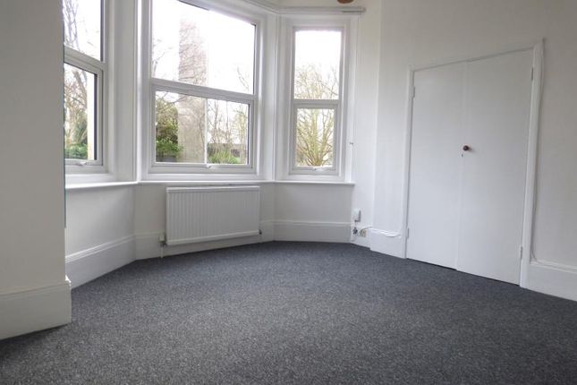 Flat to rent in Highland Road, London