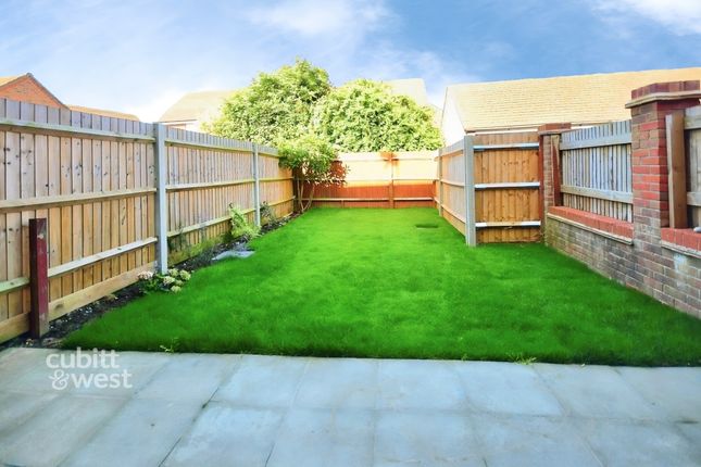 31, Blackthorn Avenue, Bognor Regis photo 4
