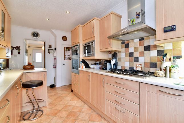 108, Marchwood Road, South Yorkshire photo 3