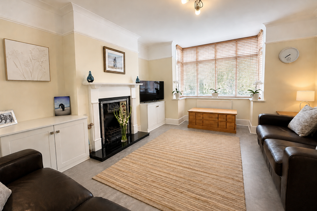 74, Minnis Lane, Dover photo 4