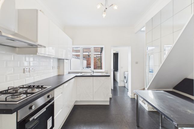 6 Carisbrooke Avenue, Montrose Street, East Riding of Yorkshire photo 4