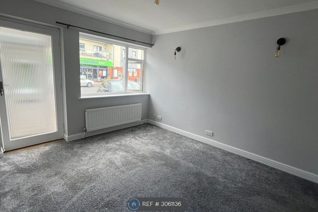 Flat, Junction Road, Burgess Hill photo 4