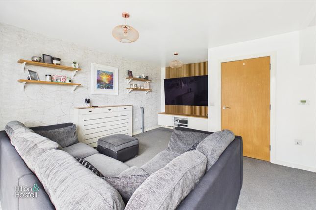 25, Wilding Way, Padiham photo 2