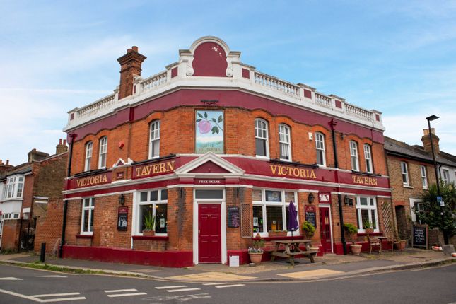 Thumbnail Pub/bar for sale in Worple Road, Isleworth