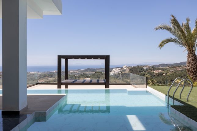 Thumbnail Villa for sale in Marbella Club Golf Resort, Benahavis, Malaga