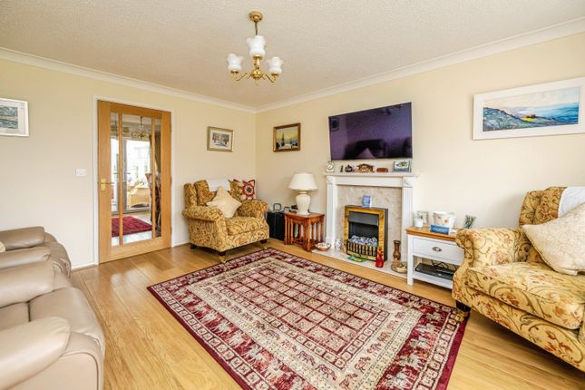 12, Heatherwood, Welshpool photo 2