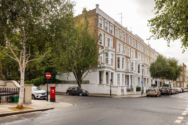 Flat to rent in Longridge Road, London
