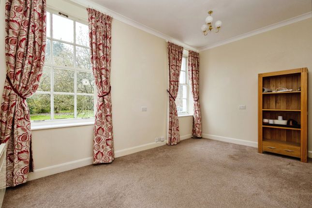 Flat 4 Adams House, 2, Adams Way, Hampshire photo 2