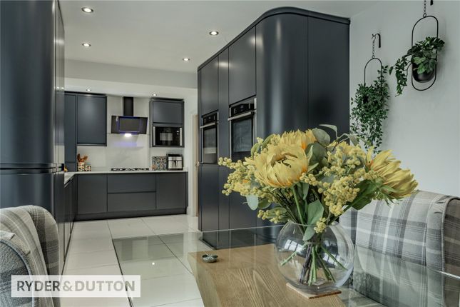 70, Hereford Way, Manchester photo 4
