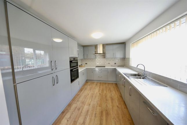 9, Benningholme Lane, Hull photo 4