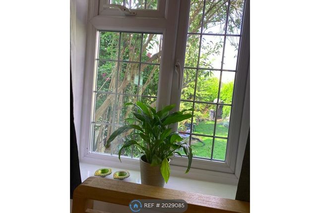 Manor Drive, London photo 2