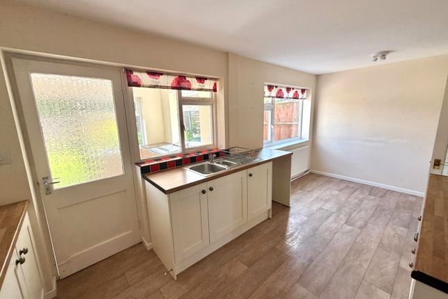 3, Meadow Side, Market Drayton photo 3
