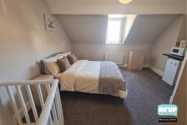 Room 6, 116 Milton Walk, Doncaster photo 2