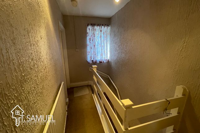 End terrace house for sale in Vale View Terrace, Mountain Ash