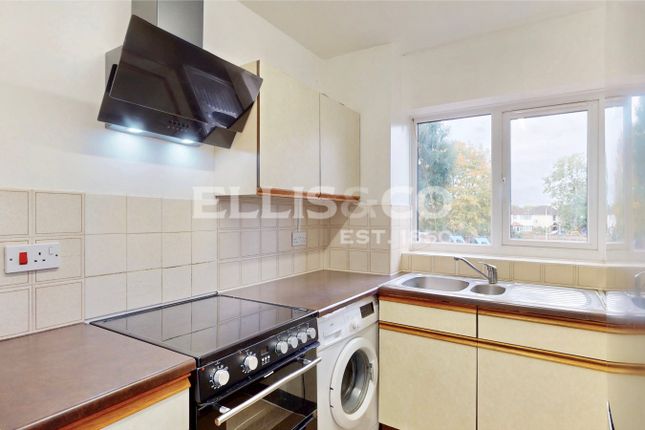 27, Caroline Close, West Drayton photo 4