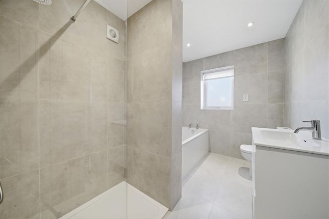 26, Fir Tree Lane, Selby photo 3