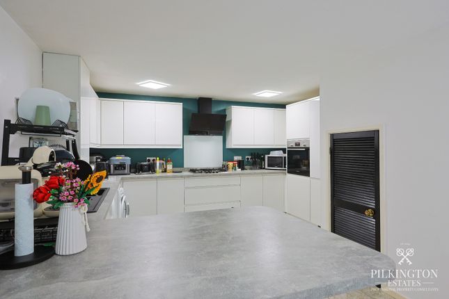 240 Austin Crescent, Plymouth, Devon photo 4