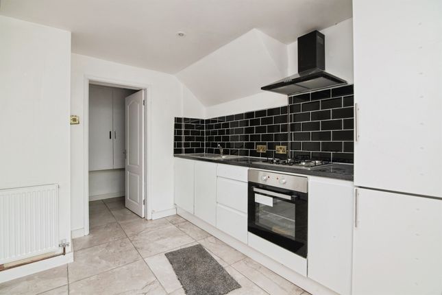 10, Handley Street, Wednesbury photo 3