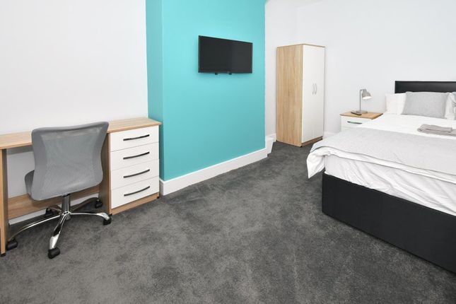 Thumbnail Room to rent in Brunswick Place, Stoke-On-Trent