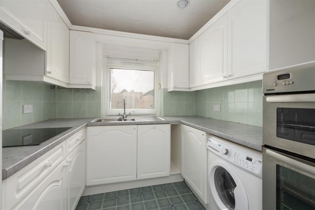 71, Russell Drive, Whitstable photo 3