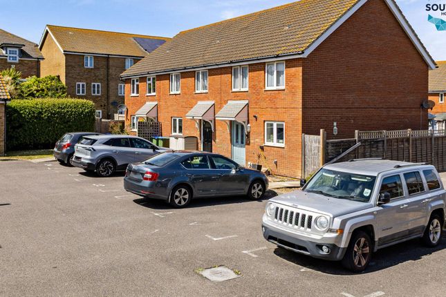 Seaview Avenue, Peacehaven photo 2