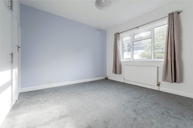 Sandringham Crescent, West Yorkshire photo 3