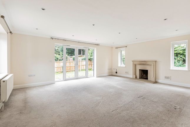 2, Woodland Place, Redbourn photo 2