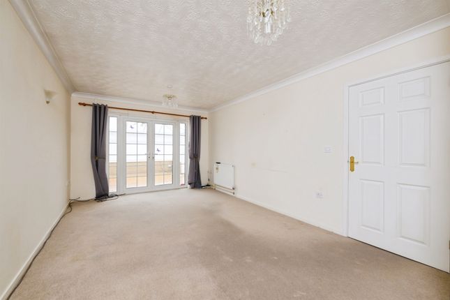 24, Marsh Close, March photo 3