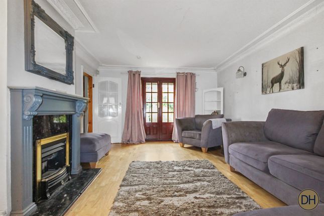 82, Queens Road, North Weald, Epping photo 5