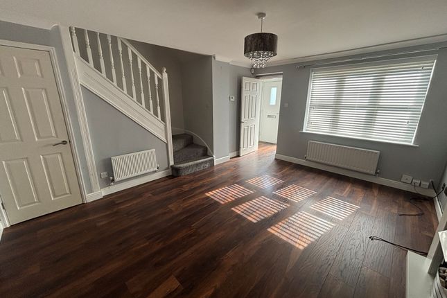 20 Elwood, Harlow photo 3