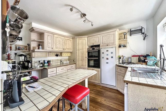 64, Coronation Road, Melksham photo 4
