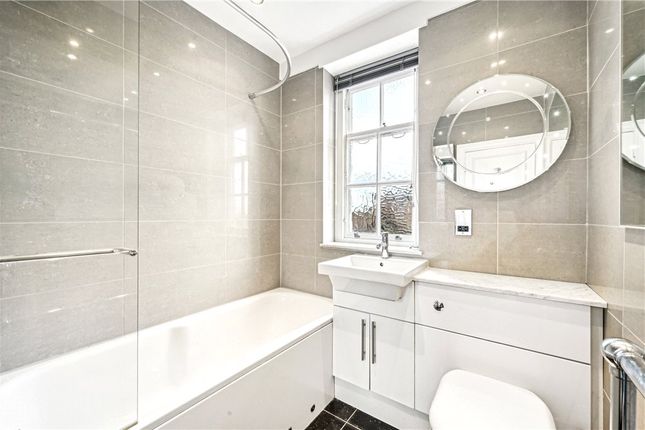 Flat for sale in Turks Row Chelsea, London