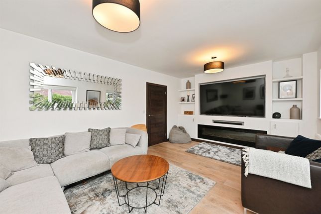 Hummerston Close, BUNTINGFORD photo 4