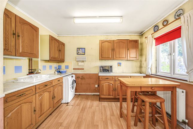 17, Edgehill Gardens, Dagenham photo 4