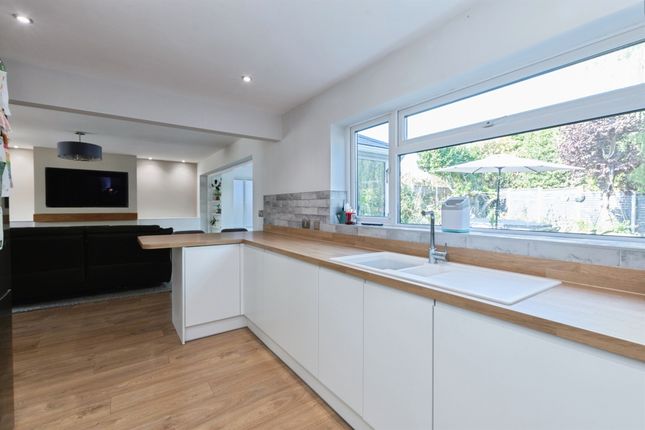 24, Locksley Drive, Ferndown photo 3