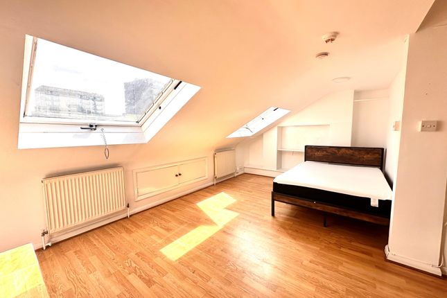 Thumbnail Flat to rent in Castle Hill Parade, Ealing