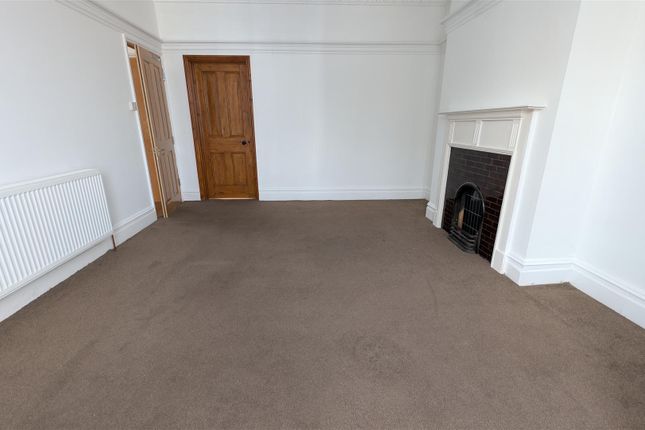 602D, Green Lanes, Southgate photo 4