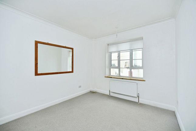 2, Teynham House,, Marine Drive, Brighton photo 4