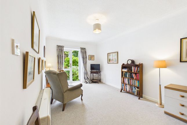 2 Weavers House,, Wesley Court, Gloucestershire photo 2