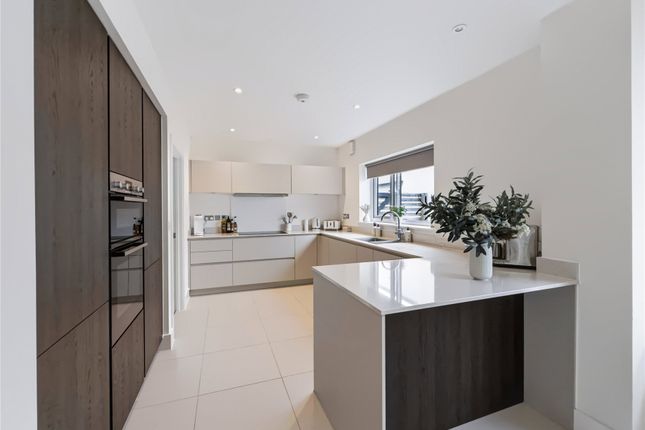 11, Edmunds Way, Exeter photo 4